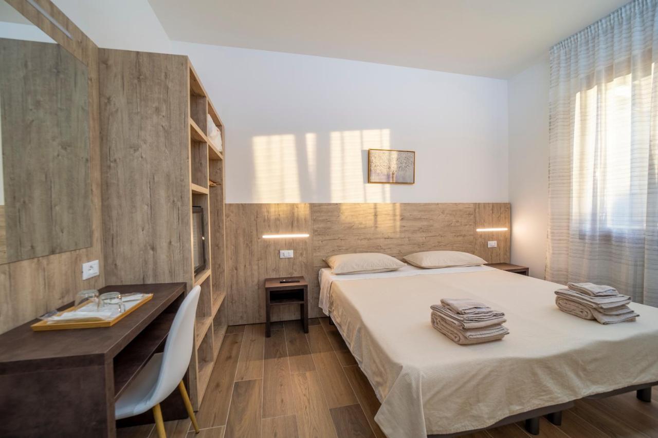 Mentana Rooms Parma Esterno foto